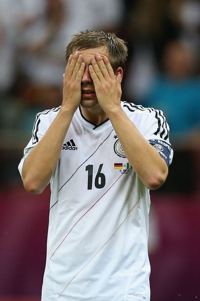 Đội trưởng Philipp Lahm cũng không thể tin rằng Bayern và tuyển Đức của anh lại chịu nhiều thất bại đến thế.
